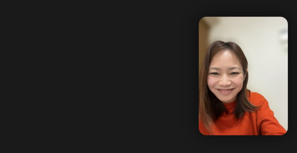 女性３名がそれぞれ３つの枠内に写っている画像