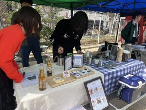 コーヒーを販売する出店